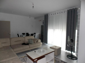 Gray House Korce